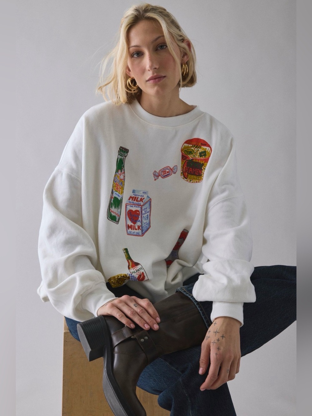 BDG Gemma So Snacky Graphic Oversized
Crew Neck Pullover